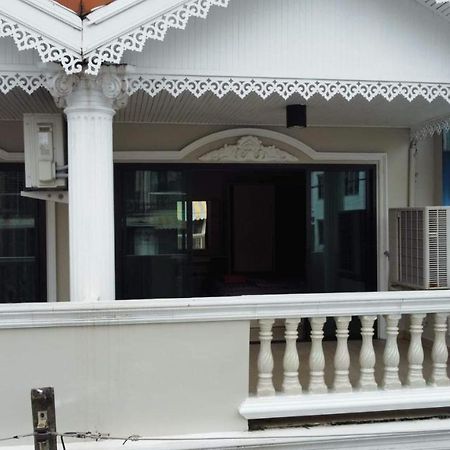 Highwood Mansion Pattaya Exterior foto